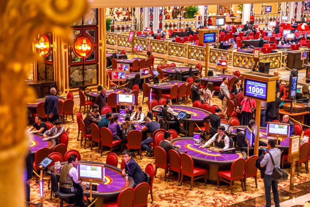 Paito Warna HK vs Paito Angka Biasa: Mana yang Lebih Akurat dalam Memprediksi Keluaran Togel?